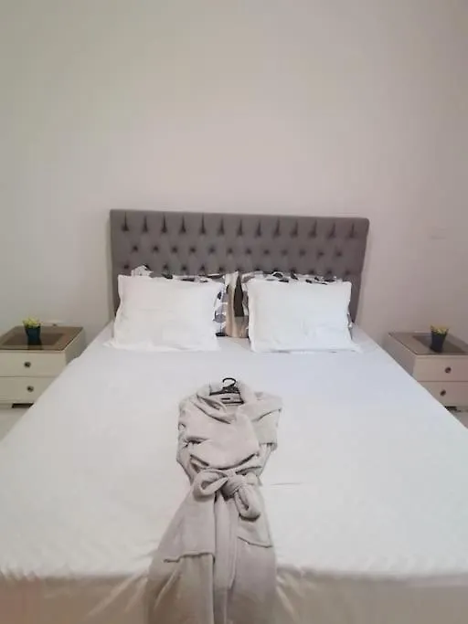 Beautiful Apartment In Lac2 1 Min Away From Tunisia Mall 0*, Tunis